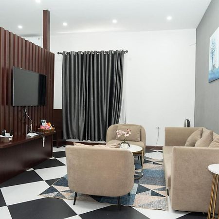 Anh Anh Luxury Hotel Tuyen Quang Bagian luar foto